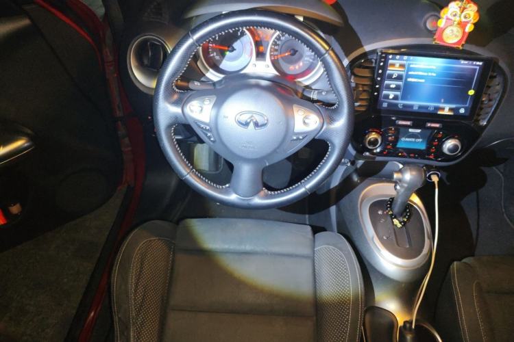 Used Infiniti ESQ 2014 1.6L Spontaneous Edition Steering Wheel