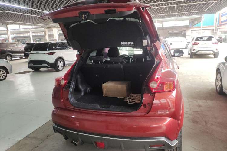 Used Infiniti ESQ 2014 1.6L Spontaneous Edition Trunk