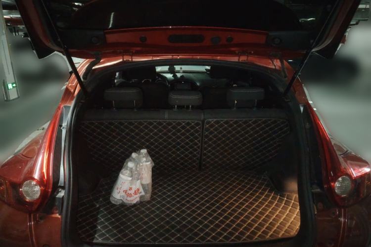 Used Infiniti ESQ 2014 1.6L Spontaneous Edition Trunk