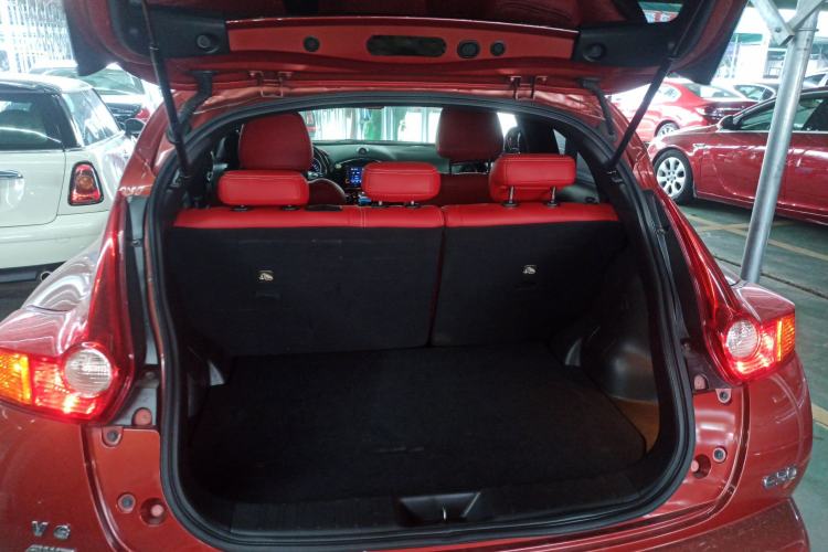 Used Infiniti ESQ 2014 1.6L Spontaneous Edition Trunk