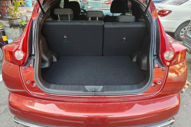 Used Infiniti ESQ 2014 1.6L Spontaneous Edition Trunk