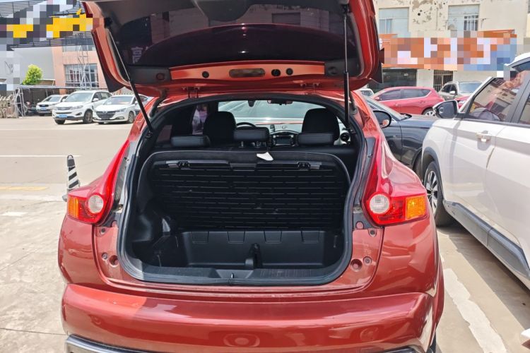 Used Infiniti ESQ 2014 1.6L Luxury Edition Trunk