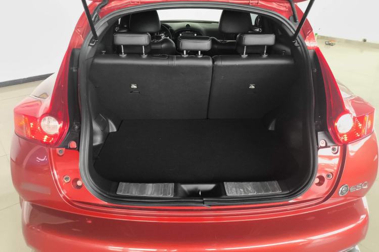 Used Infiniti ESQ 2014 1.6L Luxury Edition Trunk