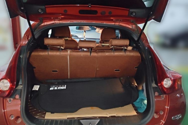 Used Infiniti ESQ 2014 1.6L Spontaneous Edition Trunk