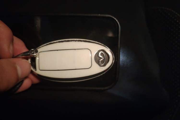 Used Infiniti ESQ 2014 1.6L Spontaneous Edition Vehicle Key