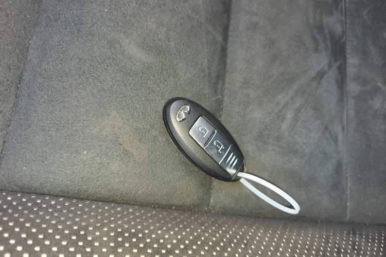 Used Infiniti ESQ 2014 1.6L Spontaneous Edition Vehicle Key