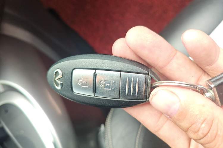 Used Infiniti ESQ 2014 1.6L Luxury Edition Vehicle Key