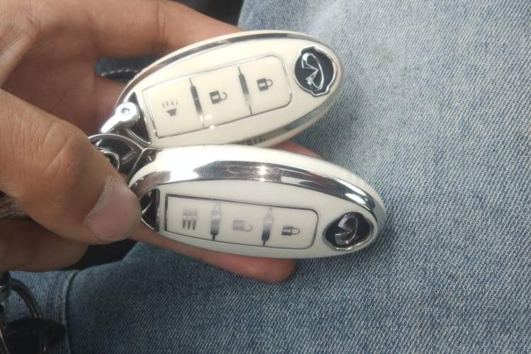 Used Infiniti ESQ 2014 1.6T Dynamic Edition Vehicle Key