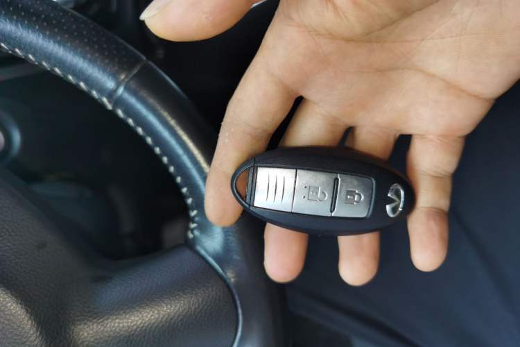 Used Infiniti ESQ 2014 1.6L Spontaneous Edition Vehicle Key
