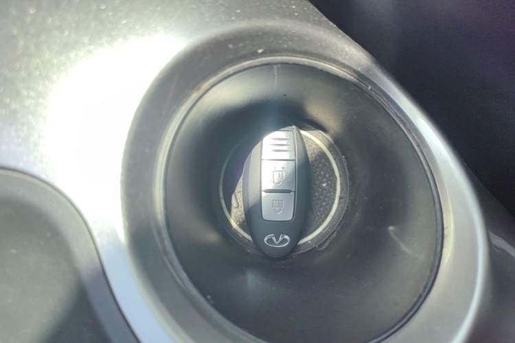 Used Infiniti ESQ 2014 1.6L Luxury Edition Vehicle Key