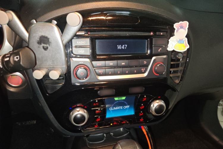 Used Infiniti ESQ 2014 1.6L Spontaneous Edition Audio And AC Panel