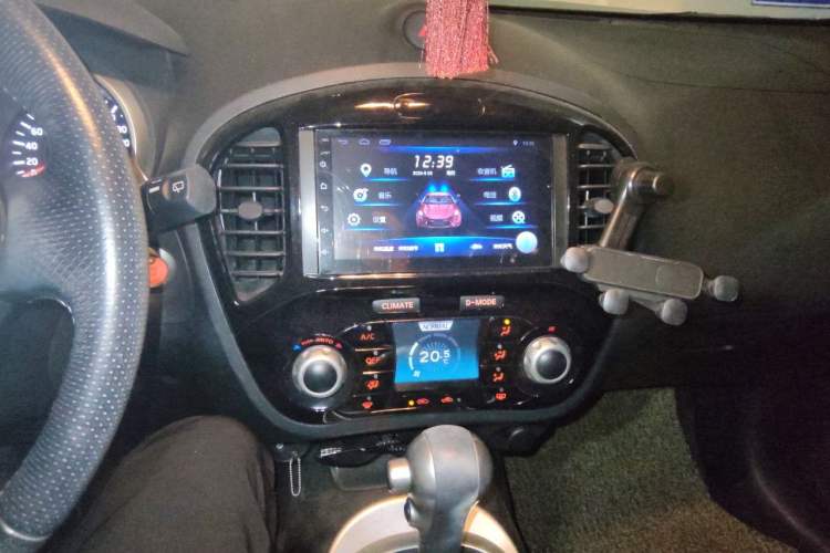 Used Infiniti ESQ 2014 1.6L Spontaneous Edition Audio And AC Panel