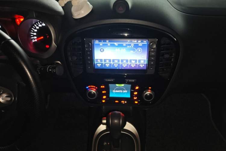 Used Infiniti ESQ 2014 1.6L Spontaneous Edition Audio And AC Panel