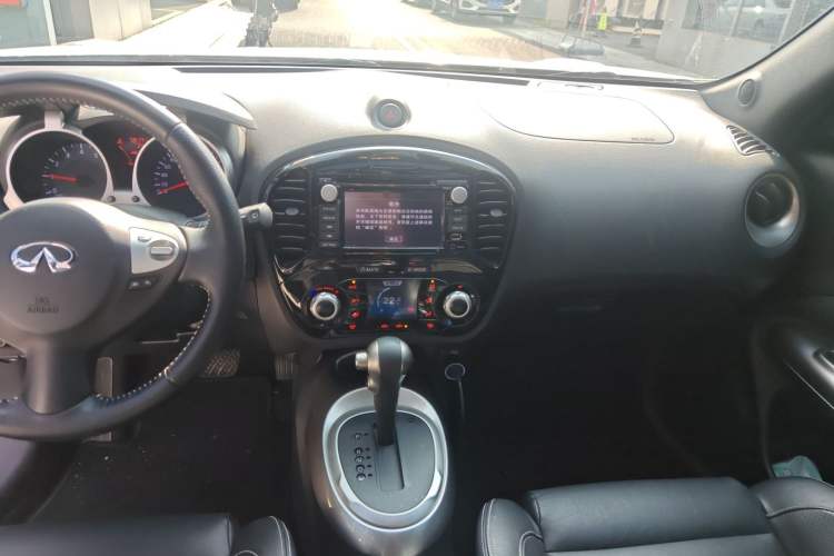 Used Infiniti ESQ 2014 1.6L Luxury Edition Audio And AC Panel