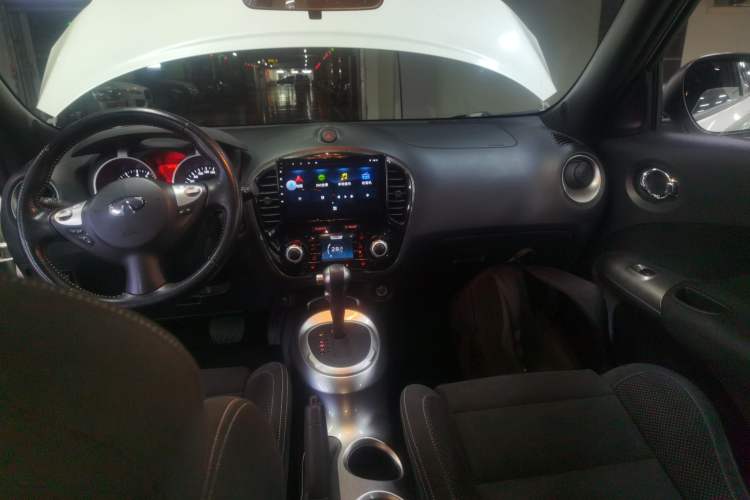 Used Infiniti ESQ 2014 1.6L Spontaneous Edition Audio And AC Panel