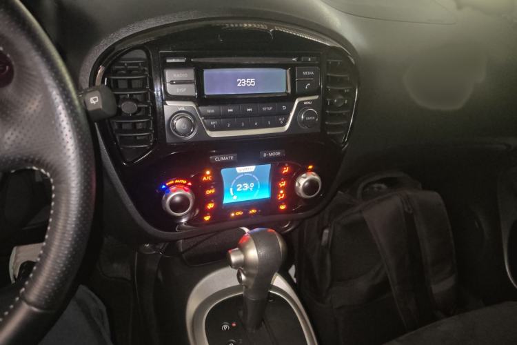 Used Infiniti ESQ 2014 1.6L Spontaneous Edition Audio And AC Panel