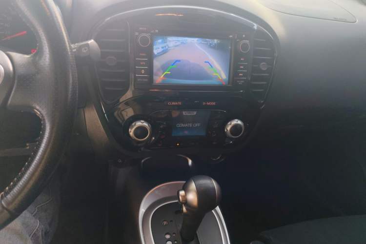 Used Infiniti ESQ 2014 1.6L Spontaneous Edition Audio And AC Panel
