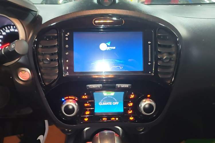 Used Infiniti ESQ 2014 1.6L Spontaneous Edition Audio And AC Panel