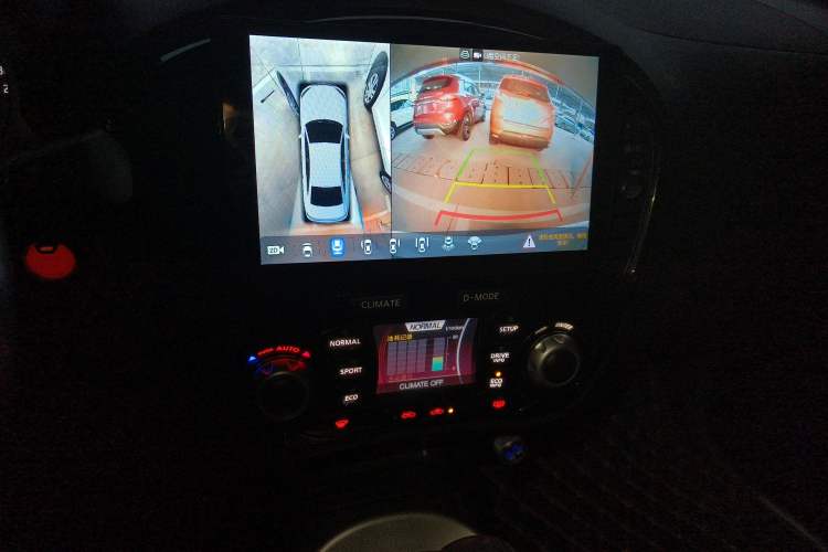 Used Infiniti ESQ 2014 1.6L Spontaneous Edition Audio And AC Panel