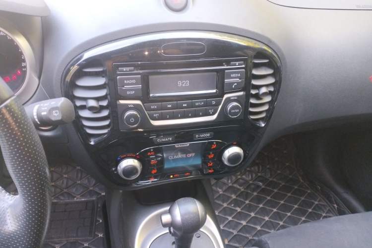 Used Infiniti ESQ 2014 1.6L Spontaneous Edition Audio And AC Panel