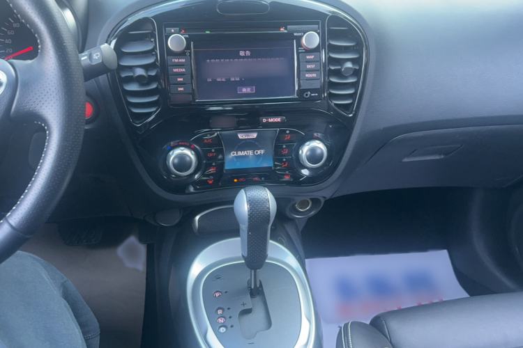 Used Infiniti ESQ 2014 1.6T Dynamic Edition Audio And AC Panel