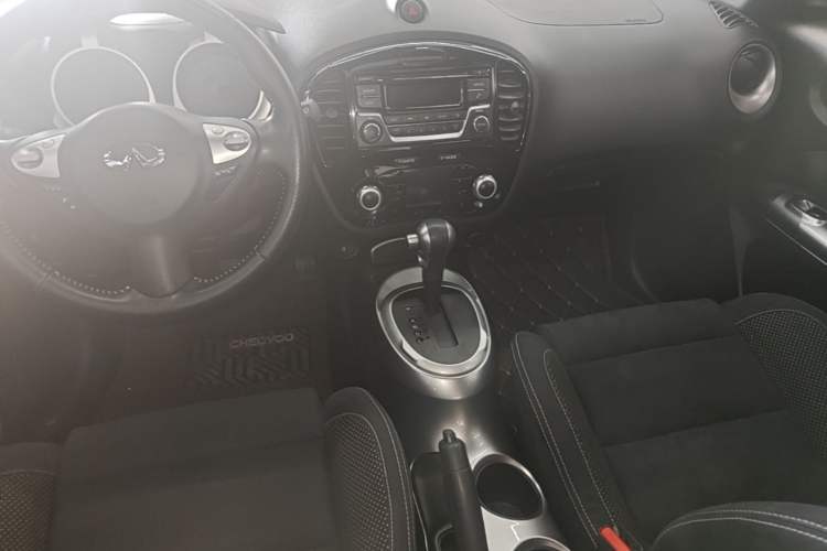 Used Infiniti ESQ 2014 1.6L Spontaneous Edition Audio And AC Panel