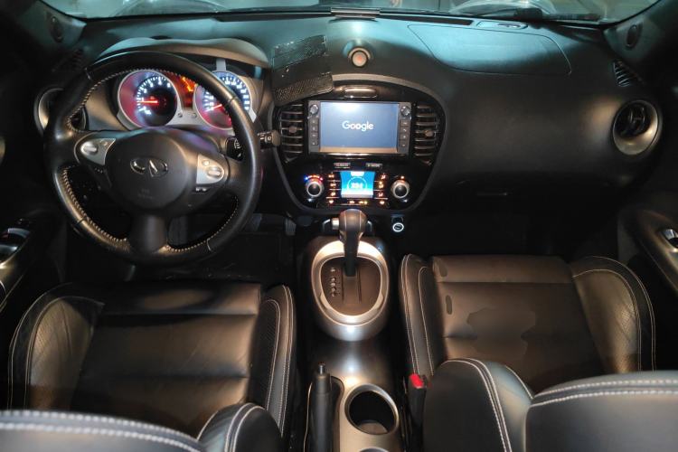 Used Infiniti ESQ 2014 1.6L Luxury Edition Center Console