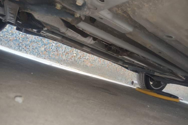 Used Infiniti ESQ 2014 1.6L Spontaneous Edition Chassis Front Left