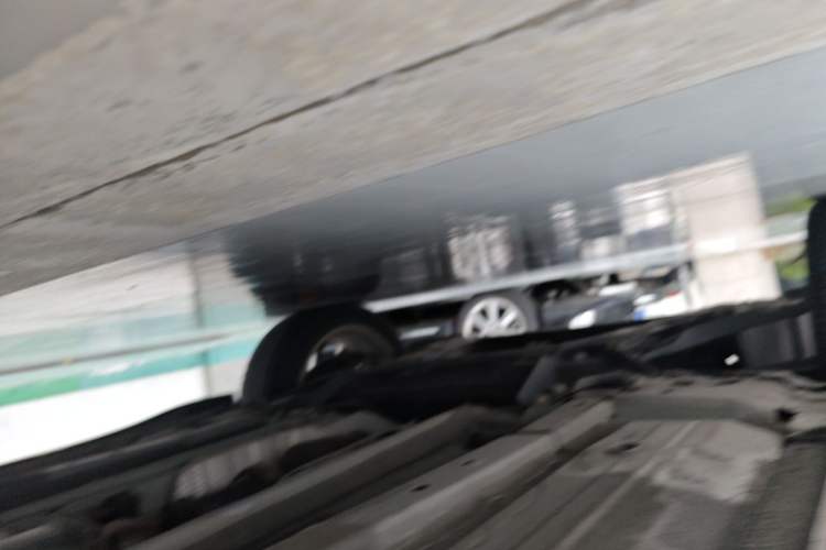 Used Infiniti ESQ 2014 1.6L Luxury Edition Chassis Front Left