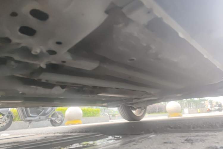 Used Infiniti ESQ 2014 1.6L Spontaneous Edition Chassis Front Left