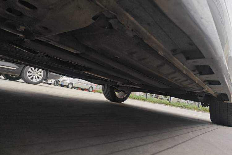 Used Infiniti ESQ 2014 1.6L Spontaneous Edition Chassis Front Left