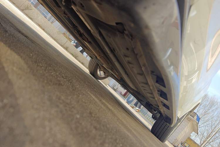 Used Infiniti ESQ 2014 1.6L Spontaneous Edition Chassis Front Left