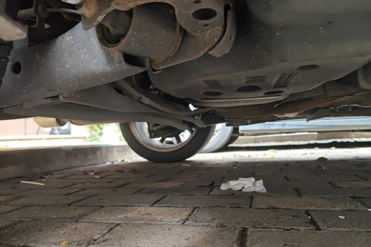 Used Infiniti ESQ 2014 1.6L Spontaneous Edition Chassis Front Left