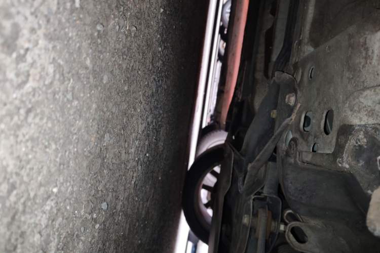 Used Infiniti ESQ 2014 1.6L Spontaneous Edition Chassis Front Right