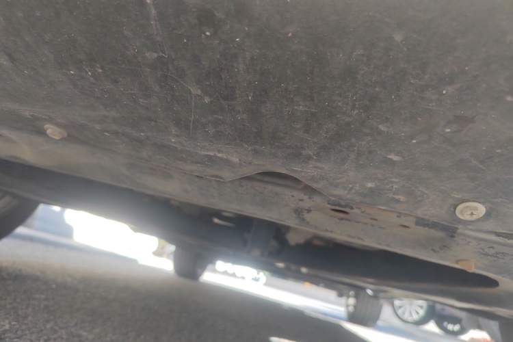 Used Infiniti ESQ 2014 1.6L Spontaneous Edition Chassis Front