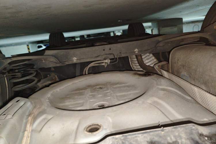 Used Infiniti ESQ 2014 1.6L Spontaneous Edition Chassis Rear