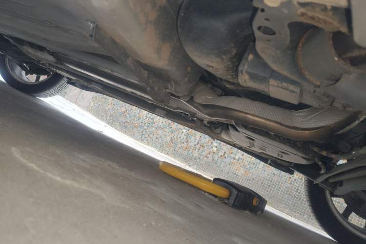 Used Infiniti ESQ 2014 1.6L Spontaneous Edition Chassis Rear Left