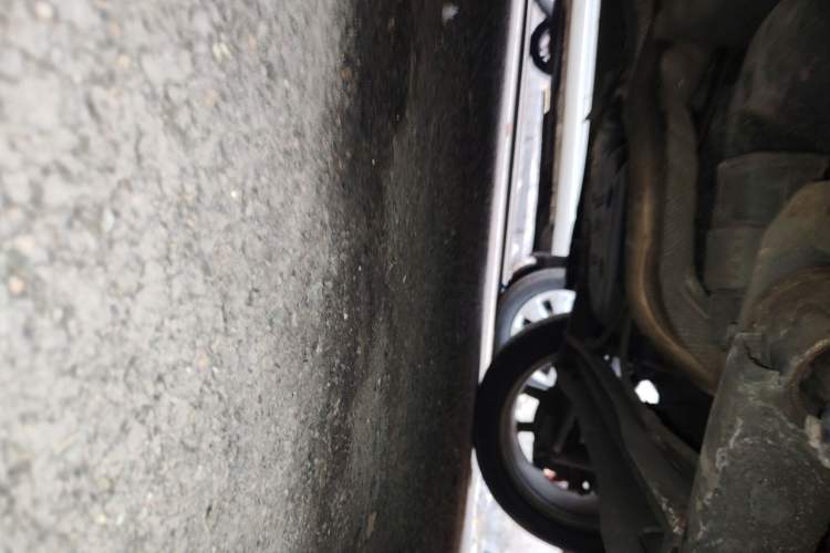 Used Infiniti ESQ 2014 1.6L Spontaneous Edition Chassis Rear Left