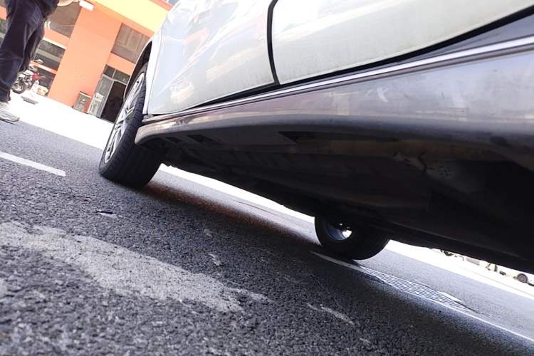 Used Infiniti ESQ 2014 1.6L Spontaneous Edition Chassis Rear Left