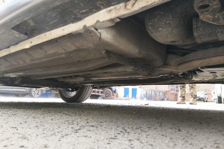 Used Infiniti ESQ 2014 1.6L Spontaneous Edition Chassis Rear Left