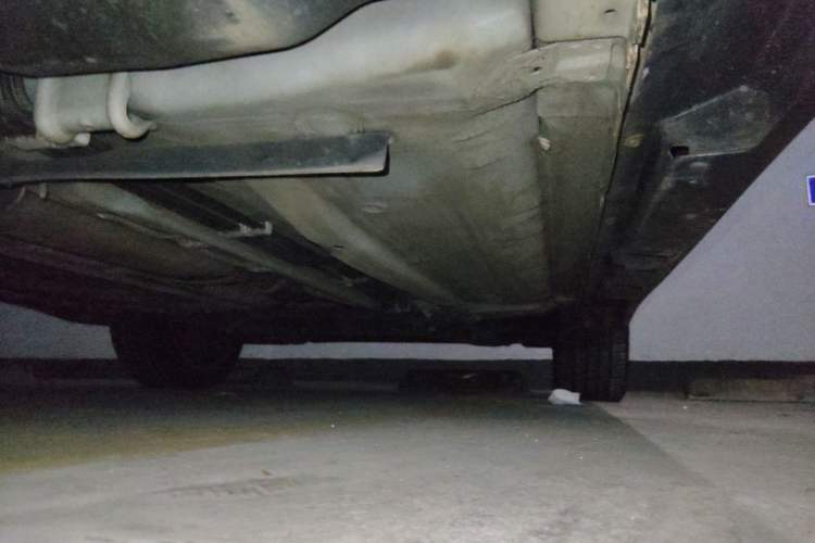Used Infiniti ESQ 2014 1.6L Spontaneous Edition Chassis Rear Right