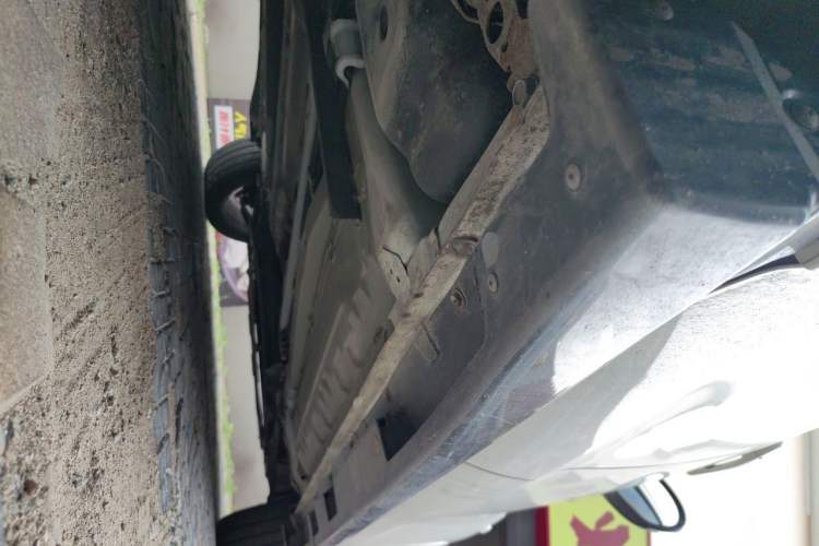 Used Infiniti ESQ 2014 1.6L Spontaneous Edition Chassis Rear Right