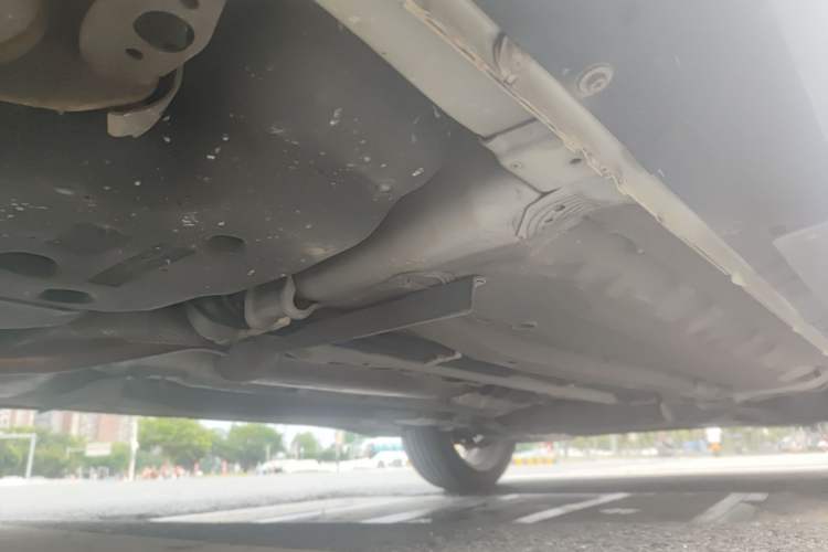 Used Infiniti ESQ 2014 1.6L Spontaneous Edition Chassis Rear Right