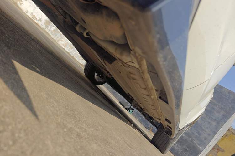 Used Infiniti ESQ 2014 1.6L Spontaneous Edition Chassis Rear Right