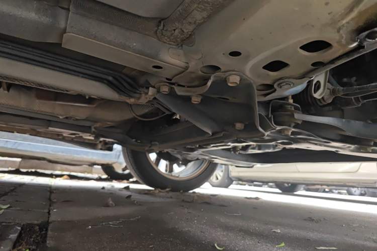 Used Infiniti ESQ 2014 1.6L Spontaneous Edition Chassis Rear Right
