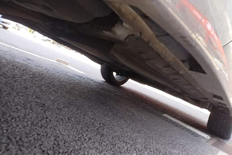 Used Infiniti ESQ 2014 1.6L Spontaneous Edition Chassis Rear Right