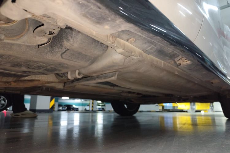 Used Infiniti ESQ 2014 1.6L Spontaneous Edition Chassis Rear Right