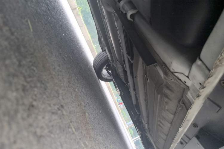 Used Infiniti ESQ 2014 1.6L Spontaneous Edition Chassis Rear Right