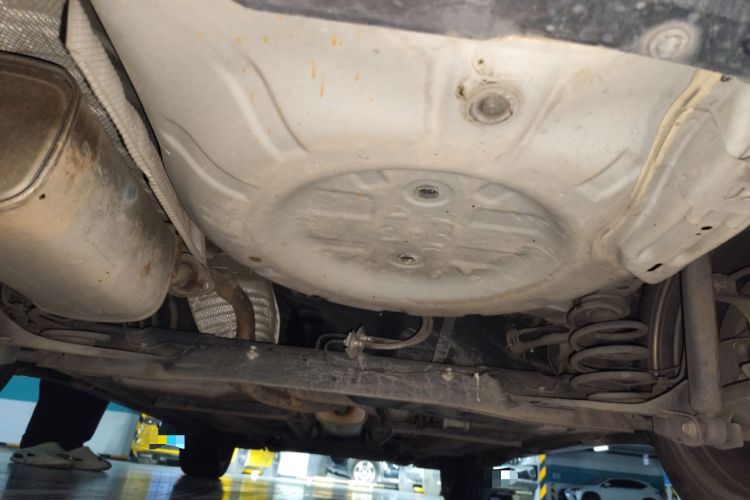 Used Infiniti ESQ 2014 1.6L Spontaneous Edition Chassis Rear