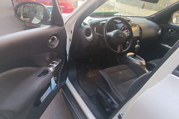 Used Infiniti ESQ 2014 1.6L Spontaneous Edition Driver Seat